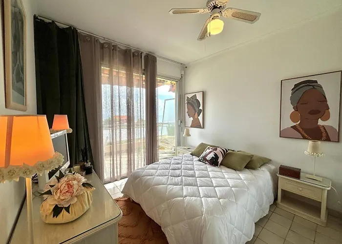 Apartment 2 Pieces Le Versailles Sanguinaires