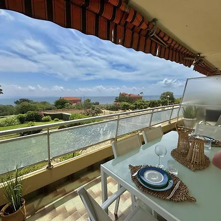 2 Pieces Le Versailles Sanguinaires Apartment *