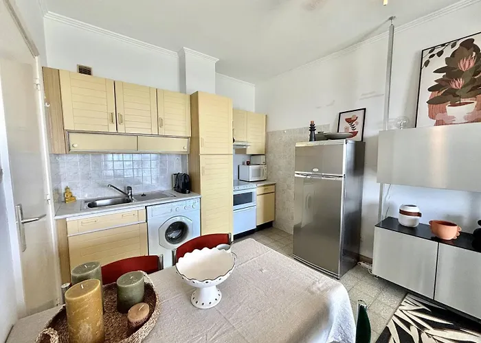 2 Pieces Le Versailles Sanguinaires * Ajaccio (Corsica)